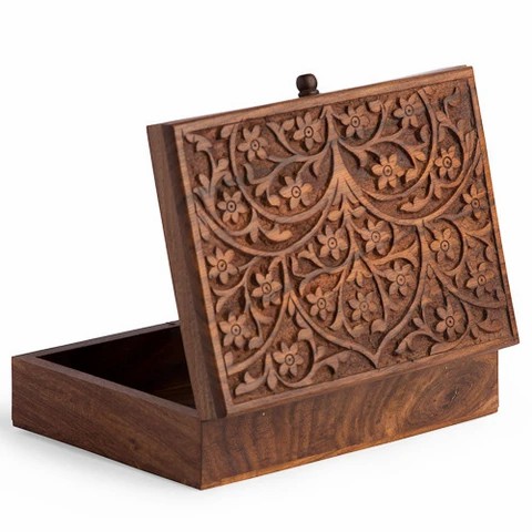 Exquisitely carved wooden box [CUB003]
