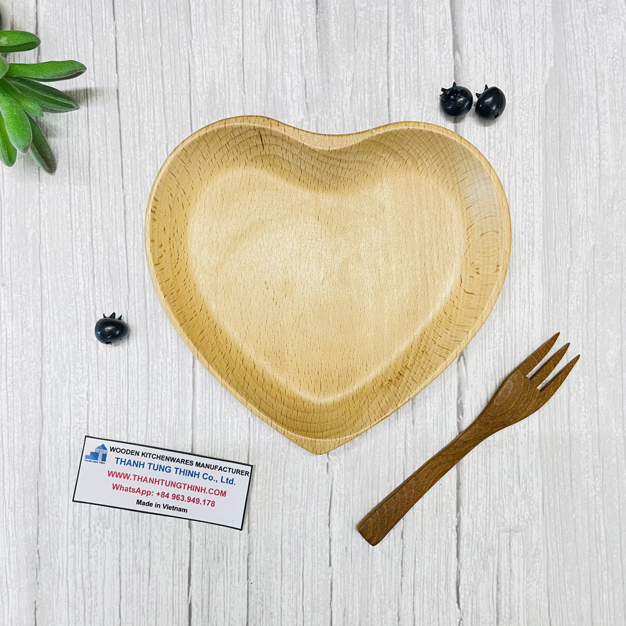 Heart-shaped wooden tray [WTR013]