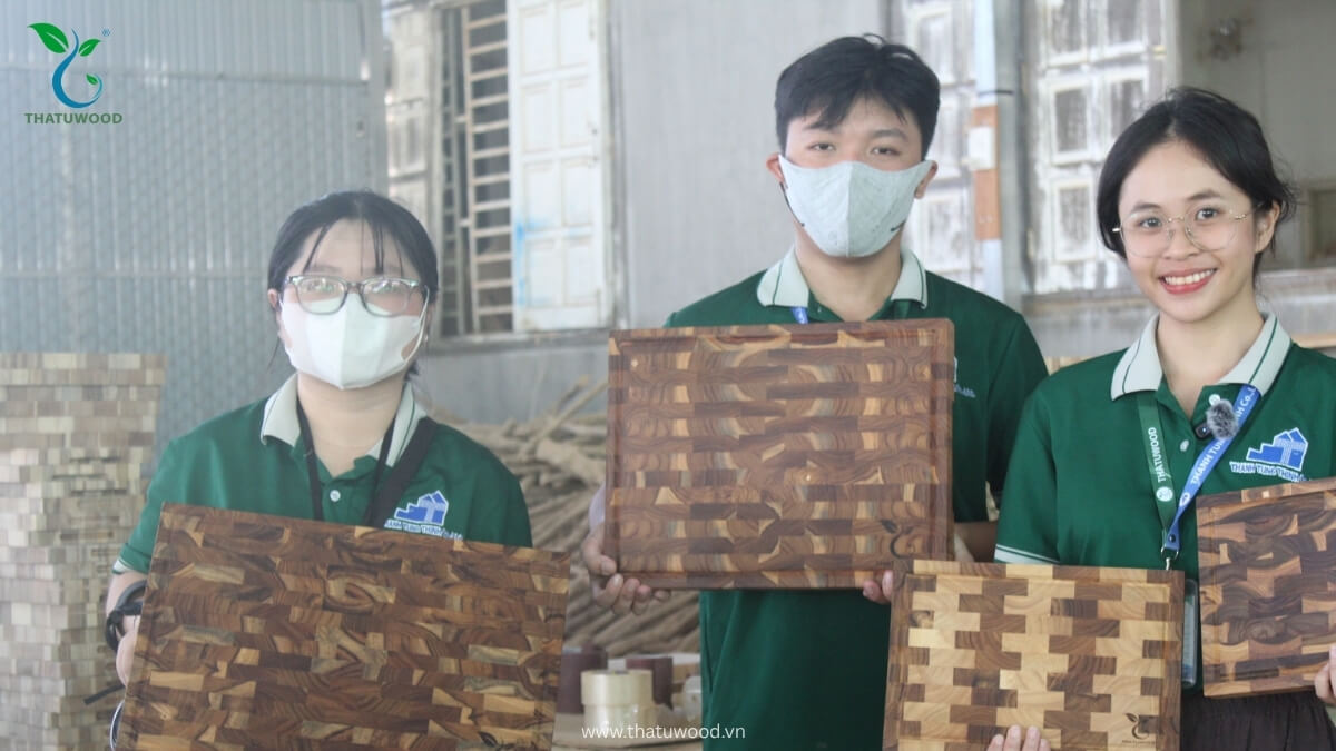 Cửa hàng THATUWOOD cung cấp các loại thớt gỗ teak làm thớt cao cấp, chuẩn xuất khẩu FSC và tư vấn tận tâm cho nhà bếp