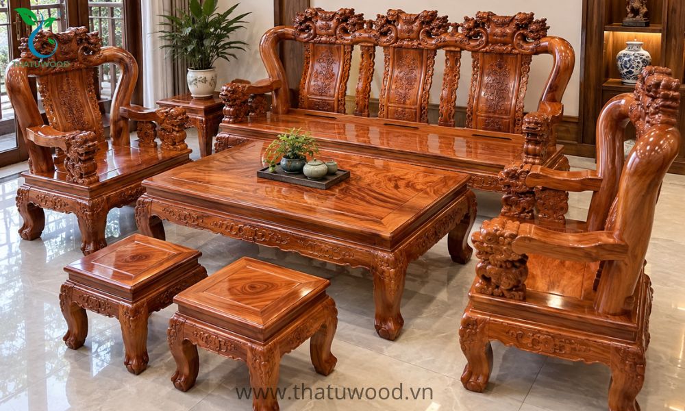 Gỗ Xà Cừ Có Tốt Không Và Lợi Ích Của Nó Có Đáng Để Lựa Chọn? 4 Gỗ xà cừ có tốt không qua hình ảnh bộ bàn ghế gỗ xà cừ chạm khắc